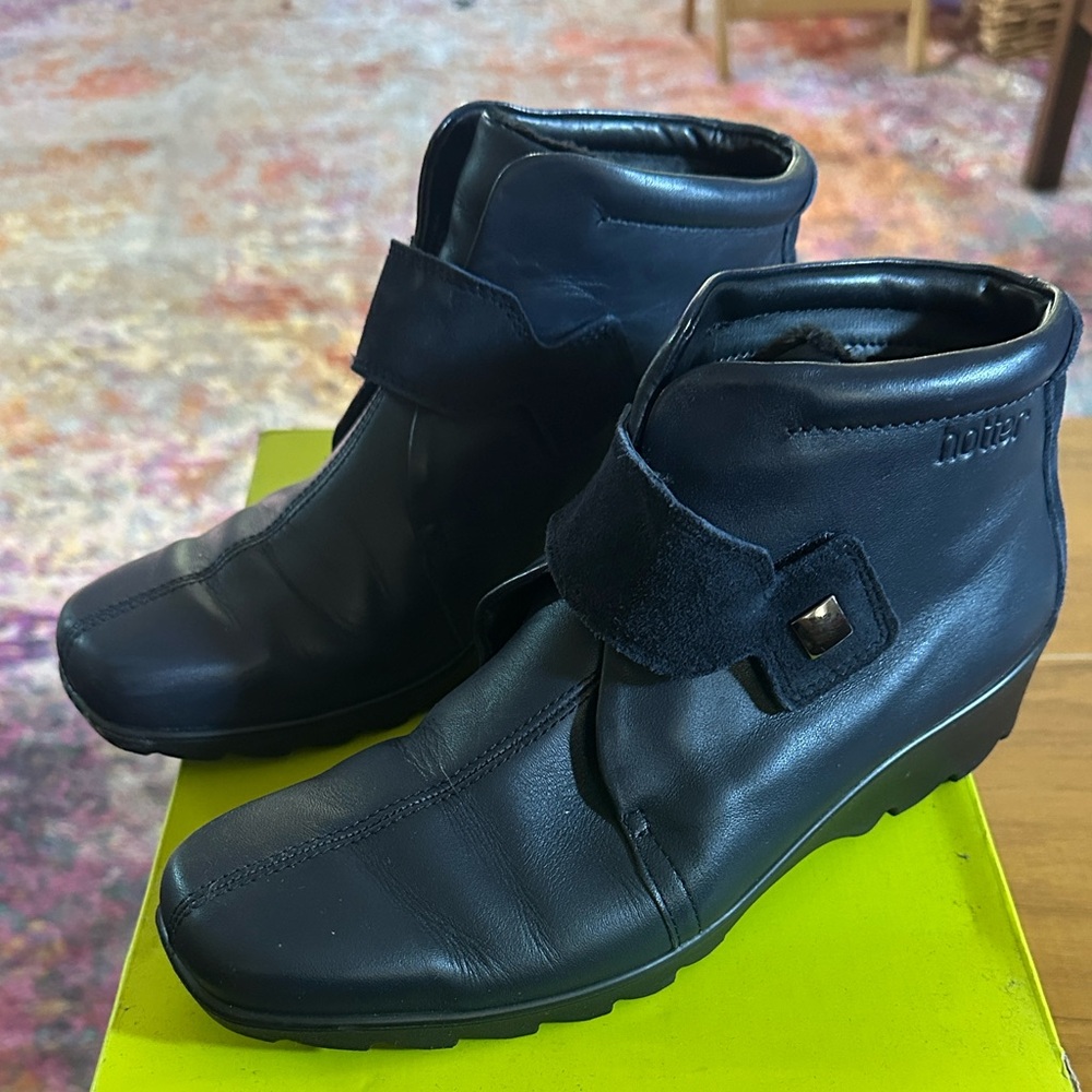 Hotter Tamari Navy Blue Ankle Boots, size 8 1/2